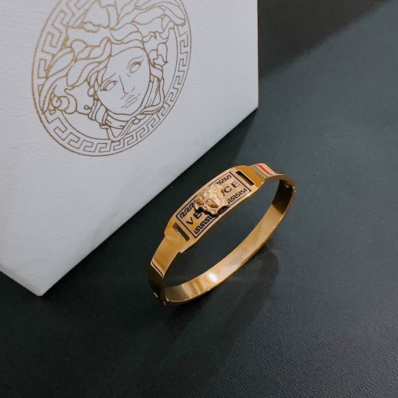 Versace bracelet 02yxh07